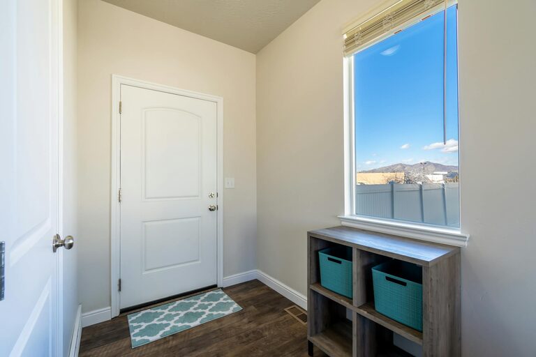 How to Keep Your Entryway Clean and Simple for a Welcoming Home